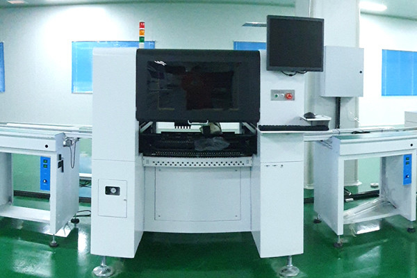 HWGC PCB Pick And Place Machine / ODM SMD Components Soldering Machine